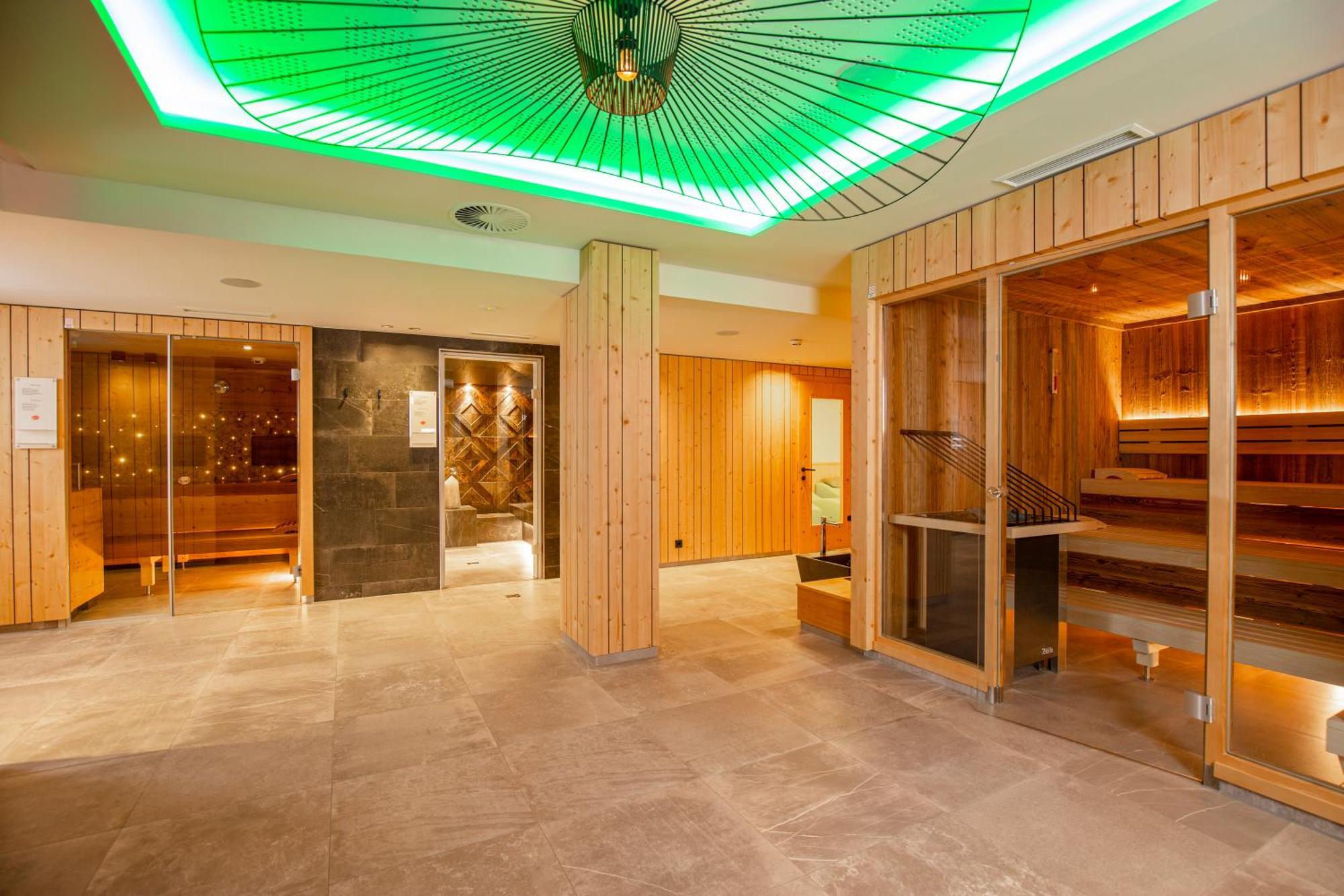 Natur- & Wanderhotel Tuxertal Exterior photo