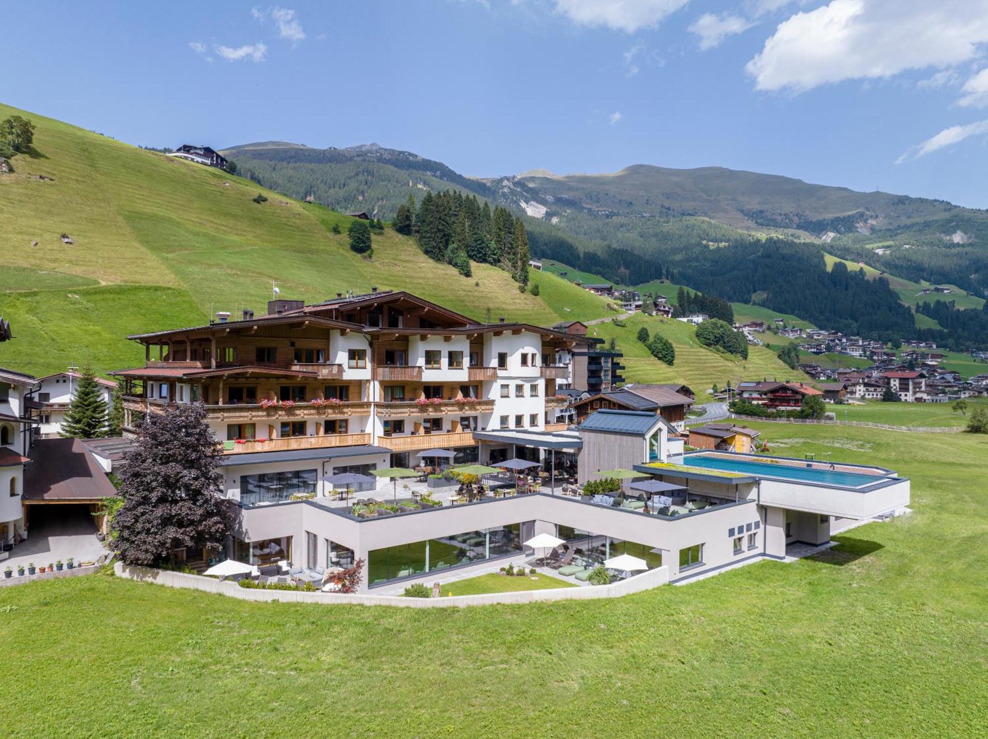 Natur- & Wanderhotel Tuxertal Exterior photo