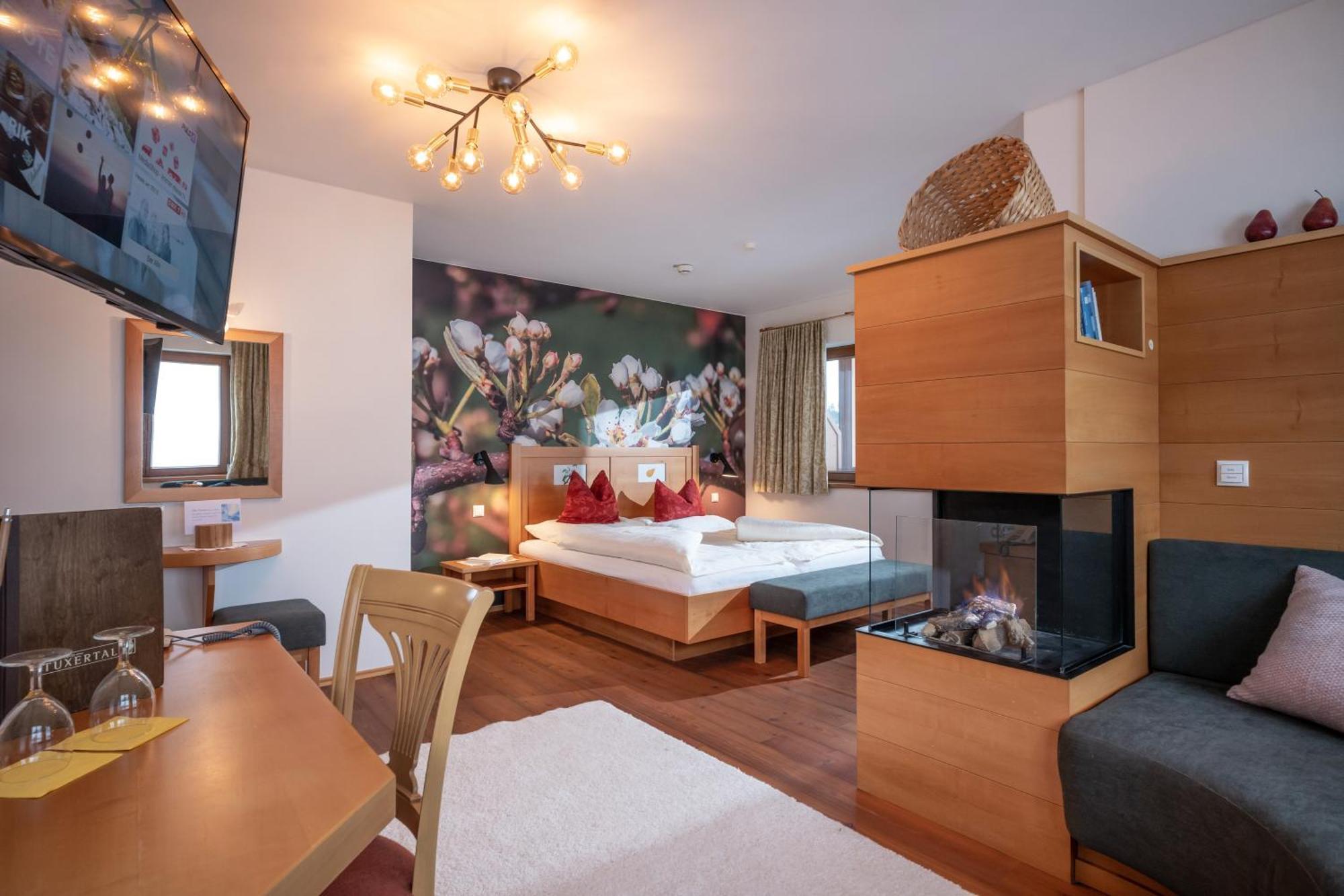 Natur- & Wanderhotel Tuxertal Exterior photo