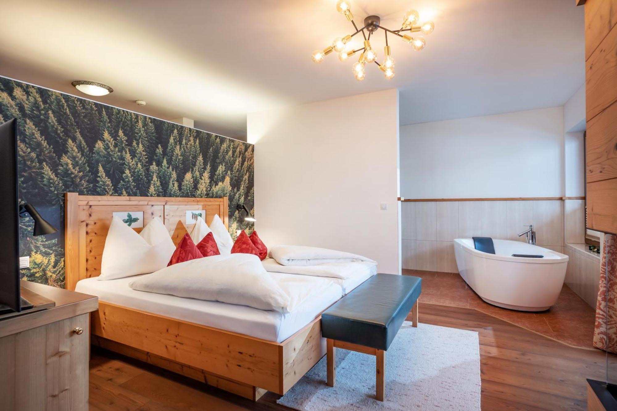 Natur- & Wanderhotel Tuxertal Exterior photo