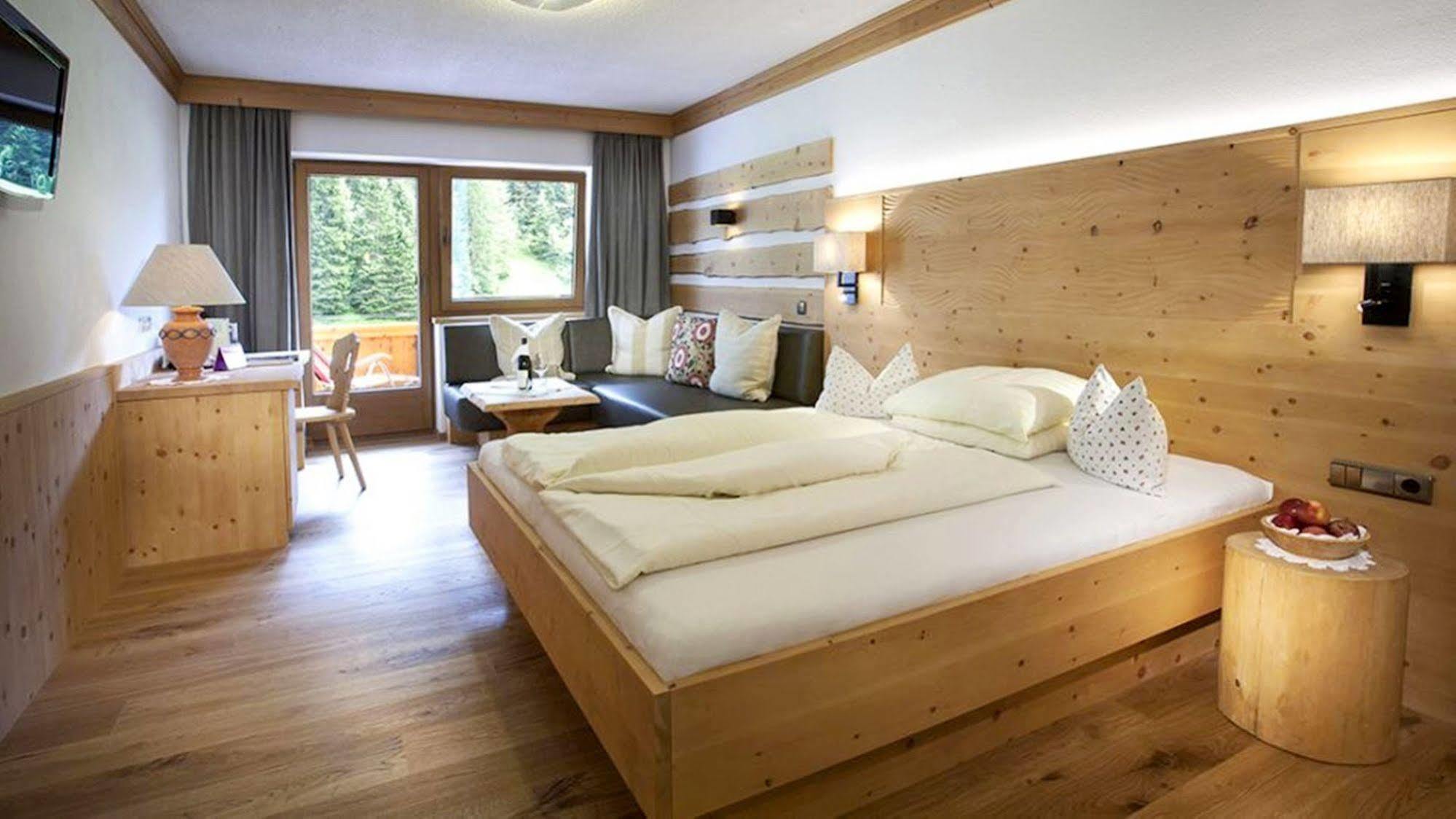 Natur- & Wanderhotel Tuxertal Exterior photo